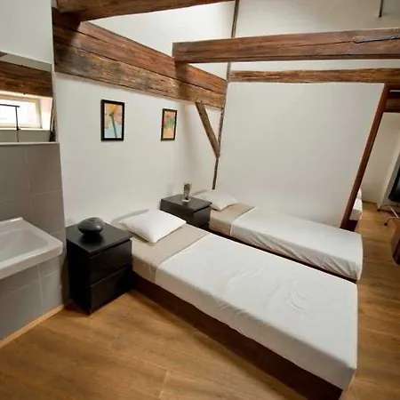 Bohemia Centre Apartmán *